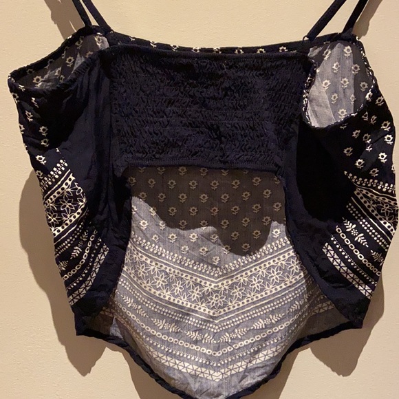 🌸 Top - Picture 2 of 5